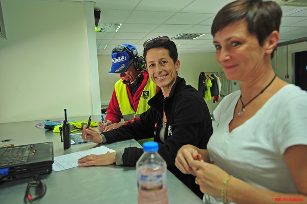 Sandrine, Nathalie et Roland à la gestion de la stratégie de course...